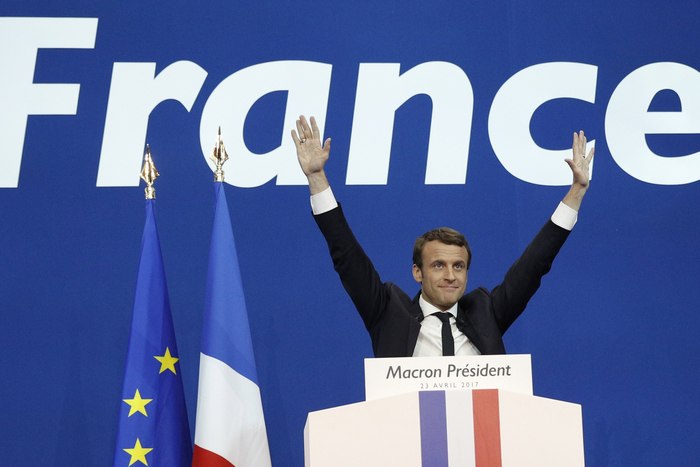 Доверието във френския президент Еманюел Макрон е намаляло с 19
