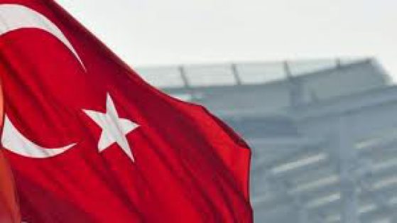 Двама гръцки военнослужещи са задържани от турската армия след като