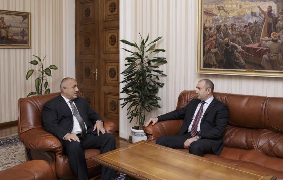 Държавните институции трябва да работят заедно по важните за българското
