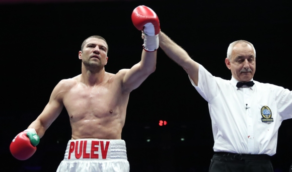 Тервел Пулев остана непобеден на професионалния боксов ринг след като