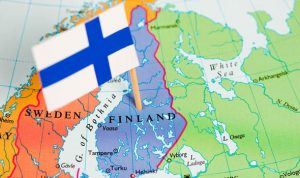 Мъж роди дете за първи път в историята на Финландия