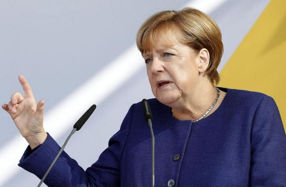 Германският канцлер Ангела Меркел обяви официално преговори с пробизнес ориентираната