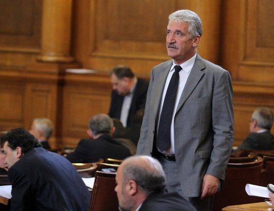 На снимката Красимир ВелчевЗам шефът на парламентарната група на ГЕРБ Красимир