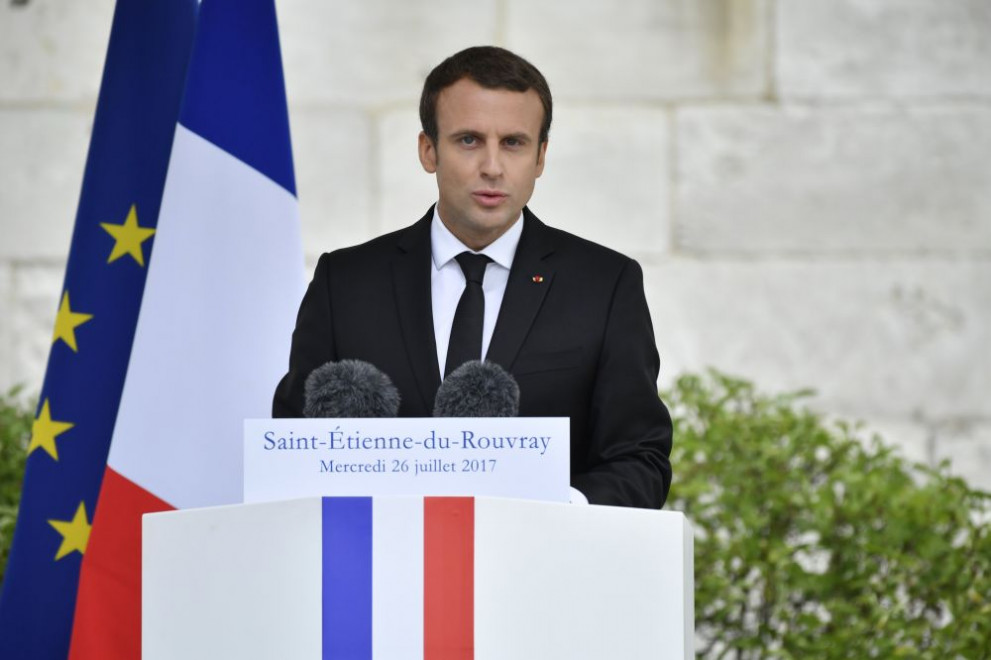 Президентът на Франция Еманюел Макрон е назначил армейски генерал да