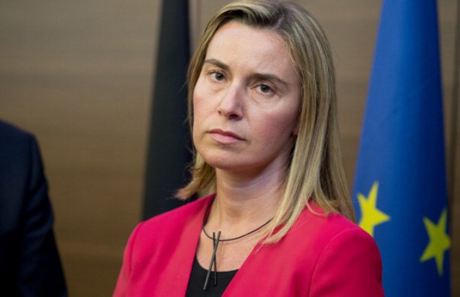 Ръководителката на ЕС дипломацията Федерика Могерини напусна срещата с косовския