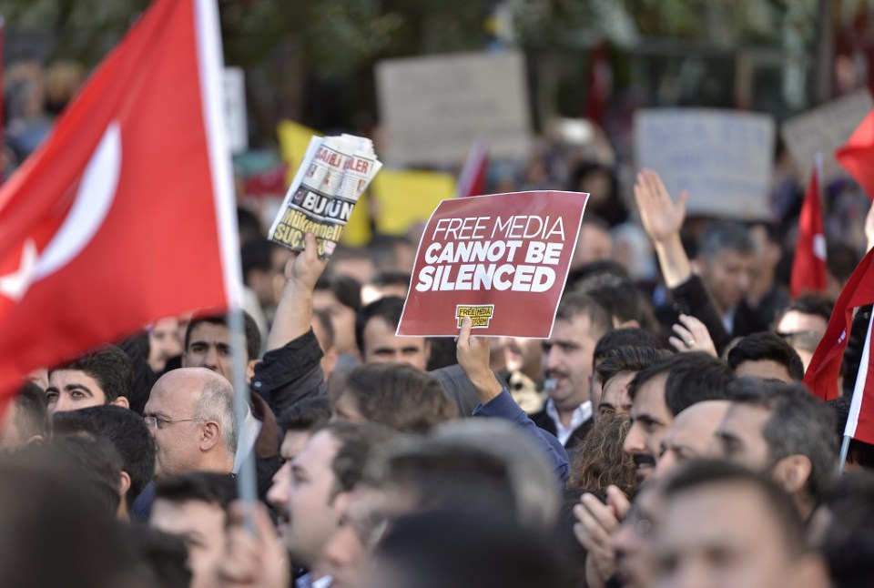 В Турция днес започна делото срещу 31 служители на турския