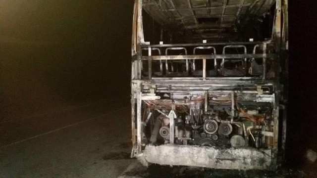 Снимка bTVАвтобус с 46 пътници се запали по пътя от