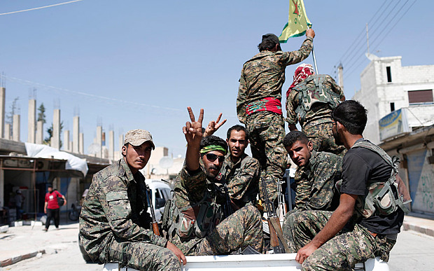 Кюрдски и арабски бойци от силите на СДС настъпват към