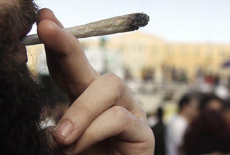 Снимка ЕПА БГНЕС Сенатът на канадския парламент одобри легализацията на марихуаната