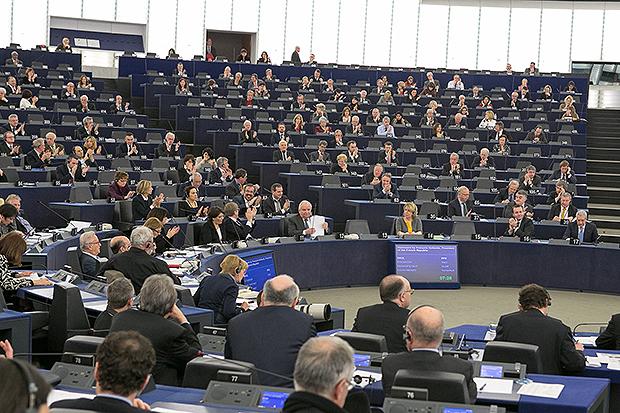 Снимка: ЕПКомисията по конституционни въпроси на Европарламента гласува вчера за