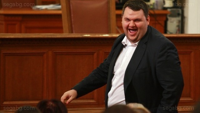 Депутатът от ДПС Делян Пеевски взе под крилото си разкриването