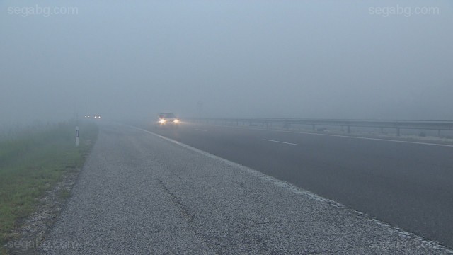 Шофирайте внимателно по автомагистрала Тракия край Пловдив заради гъста мъгла,