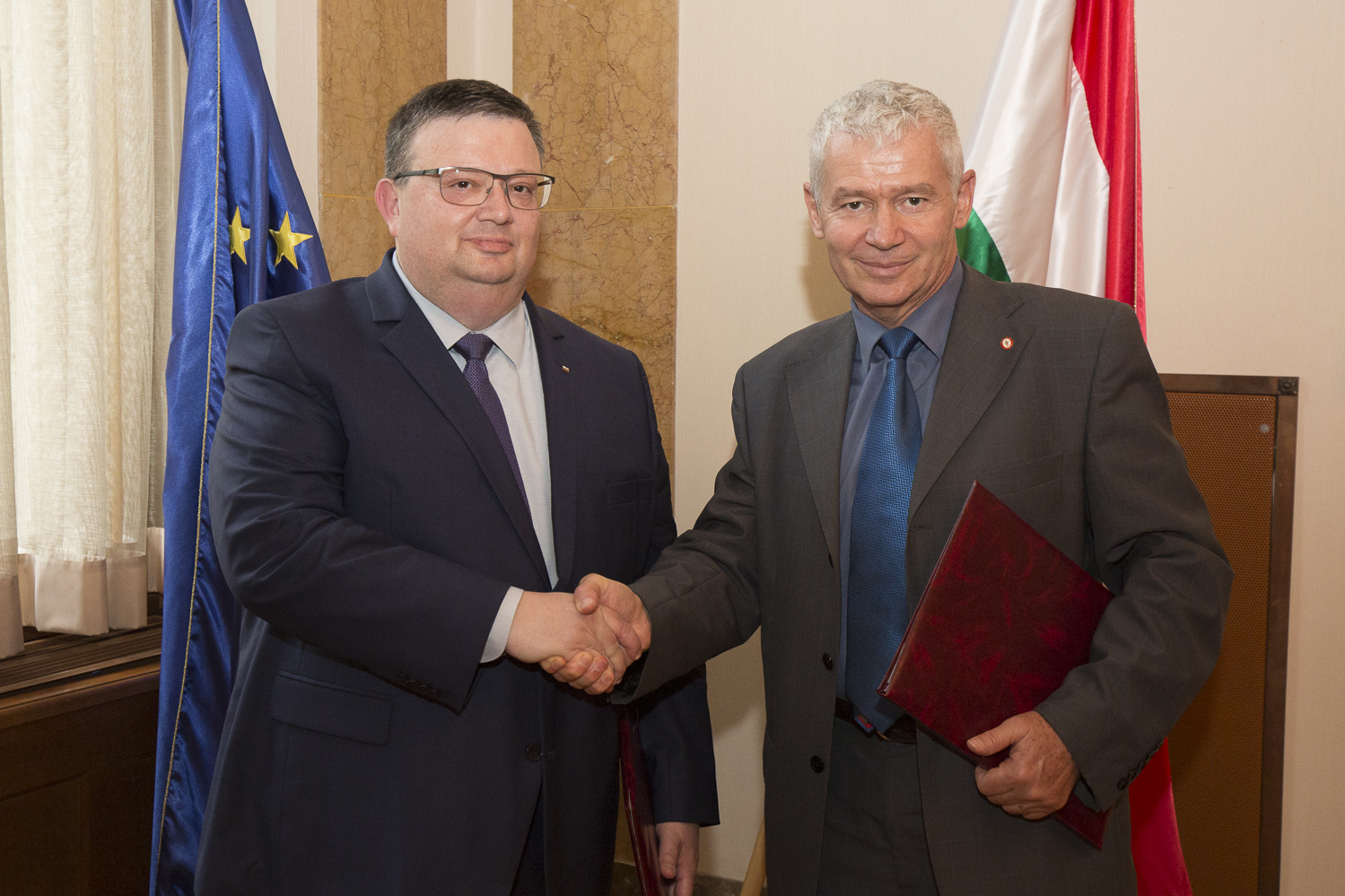 Снимка ПРБГлавният прокурор Сотир Цацаров и унгарският му колега Петер