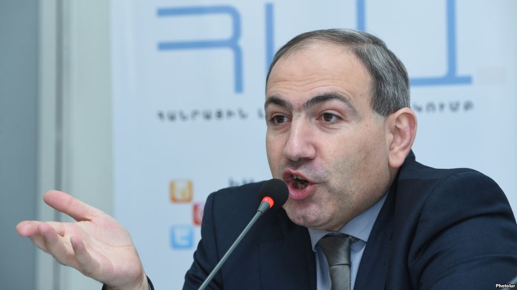 Снимка сайт на Радио АзатутюнЛидерът на арменската опозиция и депутат