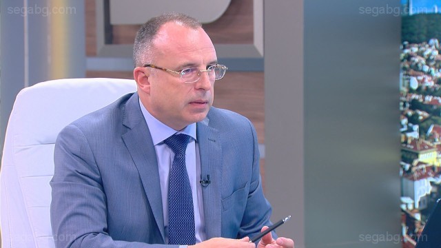 Министърът на земеделието Румен Порожанов ще представи в парламента хода