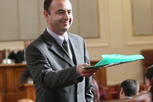 Ламбовски: Не знам колко е здравословно Мавродиев да даде по