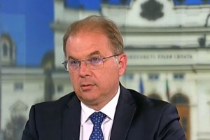 КЗК проверява картел при образователните услуги