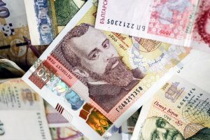 2.9 млрд. лева още са извън БНБ