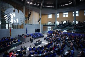 И германските депутати замразяват заплатите си