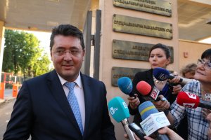 Съветник на Радев осъди прокуратурата за 200 000 лв.