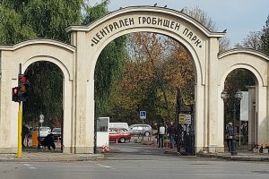 София пусна допълнителен градски транспорт за Задушница