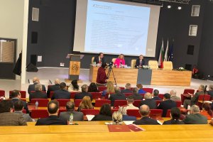 Оценяването на университетите попадна в параграф 22