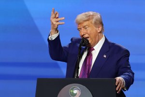 Тръмп: Вторник е деня за удари по ирански мостове и централи - просто гледайте