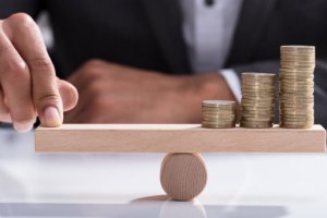 Дефицитът изхвърча още през март до 1.2% от БВП