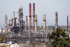 Циклон удари австралийската газова индустрия