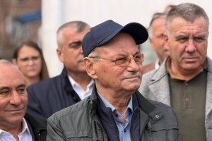 Според Доган 