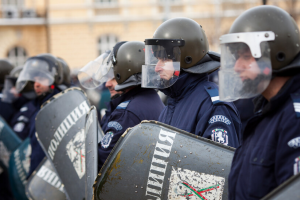 Ще разпознаваме служителите на МВР по нови знаци