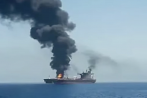 Дрон удари огромен танкер край Дубай