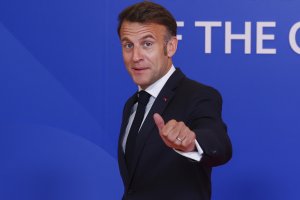 Макрон се оттегля от политиката през 2027 г.