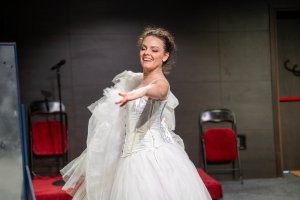 Симона Халачева е новата булка беглец в театър 