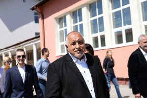 На закрита среща ГЕРБ умува върху поражението си от Радев