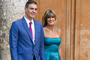 Съпругата на испанския премиер е официално обвинена в корупция