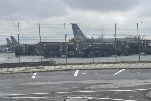 Кабинетът се отказа да мести американските самолети от София