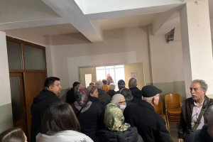 В Истанбул и Лондон се извиха опашки пред избирателните секции