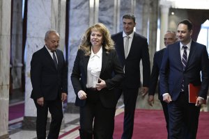 Коалицията на Радев обещава готов кабинет в петък
