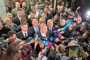 Голямото нещо с Радев засега е едно голямо нищо