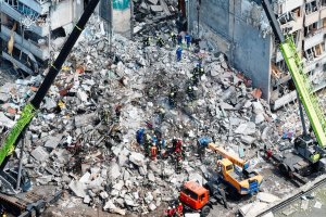 24 души загинаха след руска атака в Киев