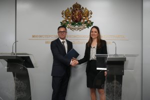 Вицепремиерът Пулев взима под свой контрол ББР и БАИ