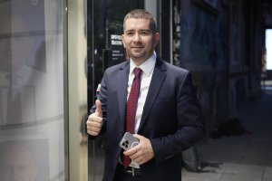 Слави Василев: Българският премиер 
се опълчи на американския президент