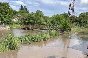 Вали, гърми, или не - водните бедствия продължават