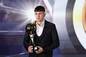 "Цървена звезда" купи наш футболен национал