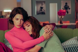 Алмодовар празнува "Горчива Коледа" по никое време