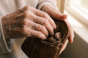 Социалната пенсия за старост става 183,81 евро