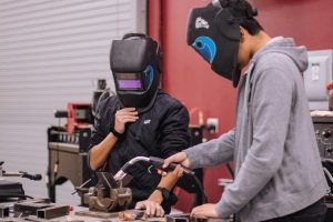 18% от учениците учат IT, но само 3% работят в тази област
