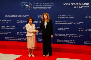 Силяновска поиска да отговаря на въпроси само на а