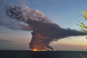 Горящ танкер затъмни небето над Сочи